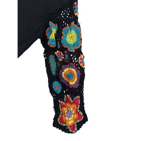 Joseph A Gently Worn Top with Flowers - Size: Medium - Picture 2 of 6